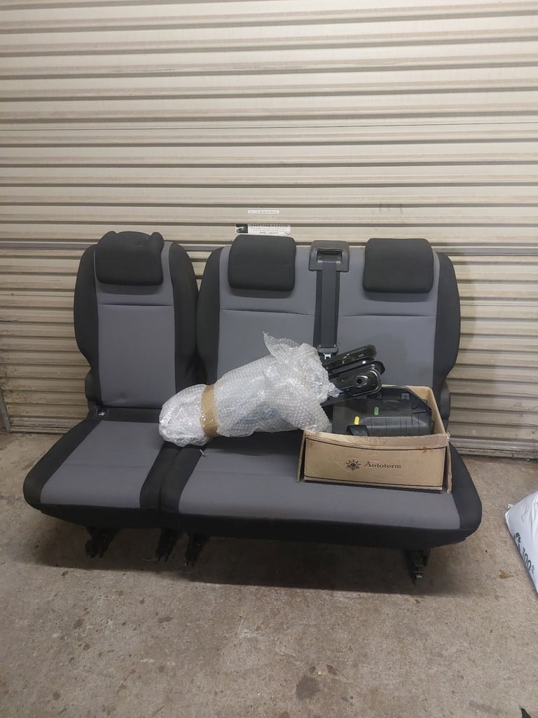 Rear van seats2/1 triple bench 