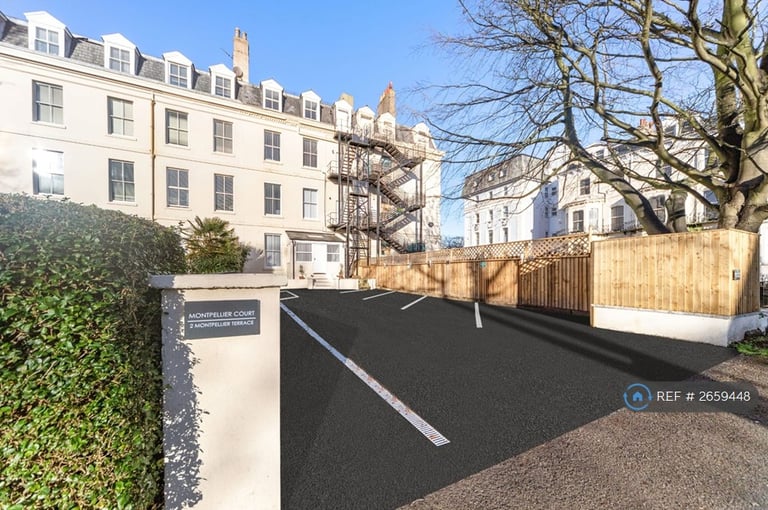 2 bedroom flat in Montpellier Terrace, Scarborough, YO11 (2 bed) (#2659448)