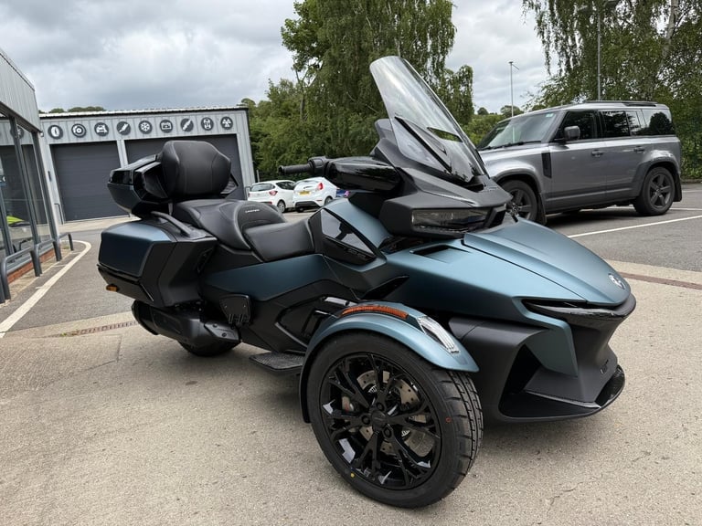 2025 Can-Am Spyder RT Limited 1330cc 6 speed semiauto trike MINERAL BLUE