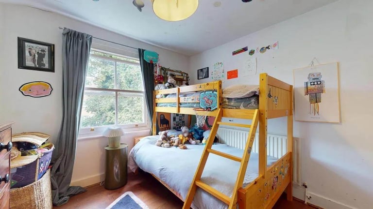 Bright 3-Bedroom Duplex with Terrace on Harley Road