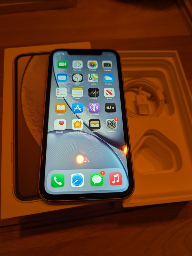image for Iphone XR 64gb unlocked excellent condition 