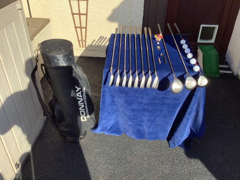 Set of John Letters graphite golf clubs, in a lovely Donnay golf bag. 