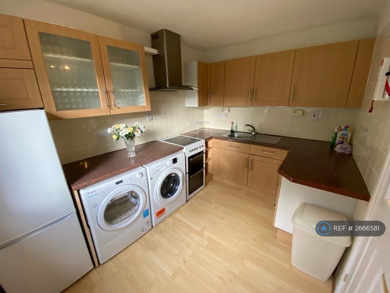 2 bedroom flat in Redholme, Sheffield, S10 (2 bed) (#2666581)