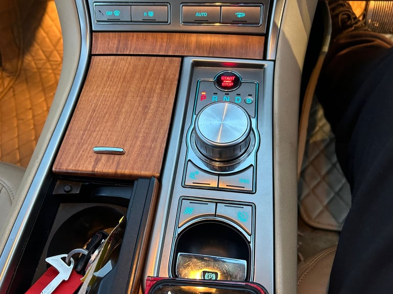 AUTO 2010 JAGUAR XF 3.0 V6 LUXURY 241 BHP 2 KEYS NOT LEON FR X TYPE XJ 530D 330D C350 CDI A45 A6 A5