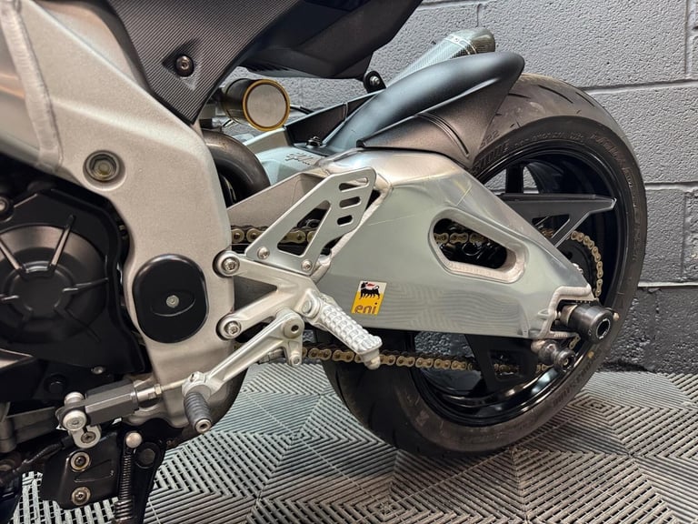 2011 Aprilia Tuono 1000 V4 1000 V4 R APRC Petrol Manual (165 bhp)