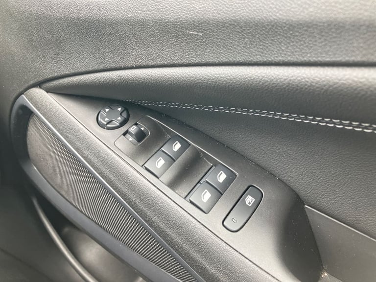 2022 Vauxhall Crossland 1.2 Turbo Elite Edition 5dr Hatchback PETROL Manual