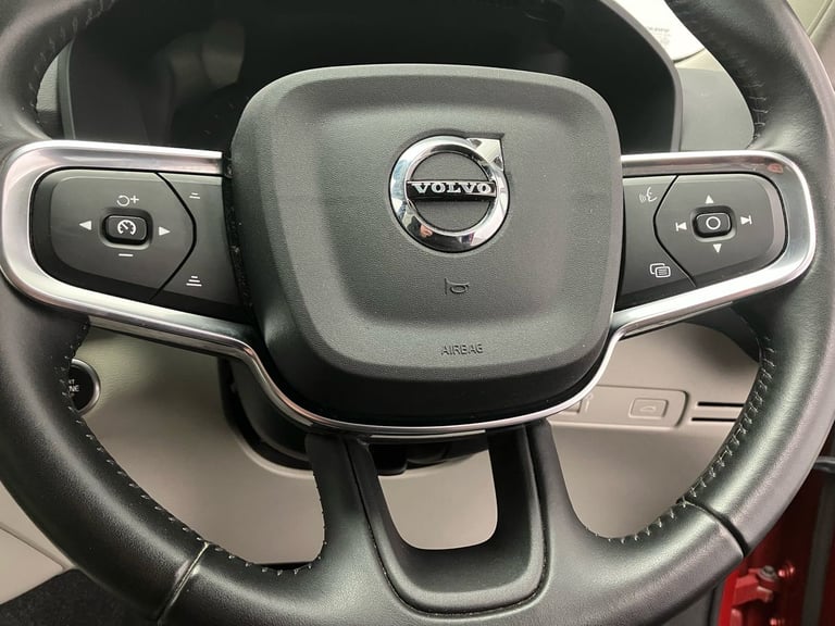 2020 Volvo XC40 2.0 B4P Inscription Pro 5dr Auto Estate Automatic