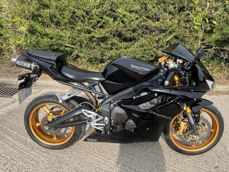 2007 07 TRIUMPH DAYTONA 675 SPORTS 600 WHITE NEW MOT SUPERSPORT TRIPLE BLACK