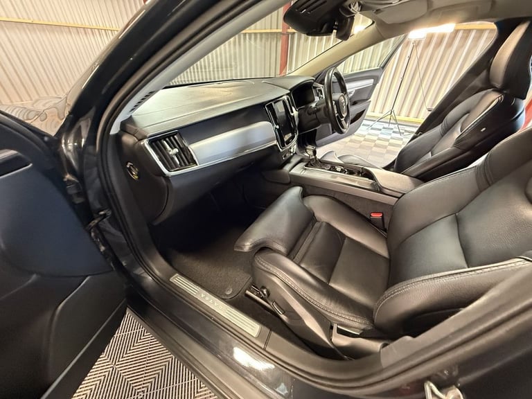 2018 Volvo V90 2.0 D4 Pro Estate 5dr Diesel Auto AWD Euro 6 (s/s) (190 ps) Estate Diesel Automatic