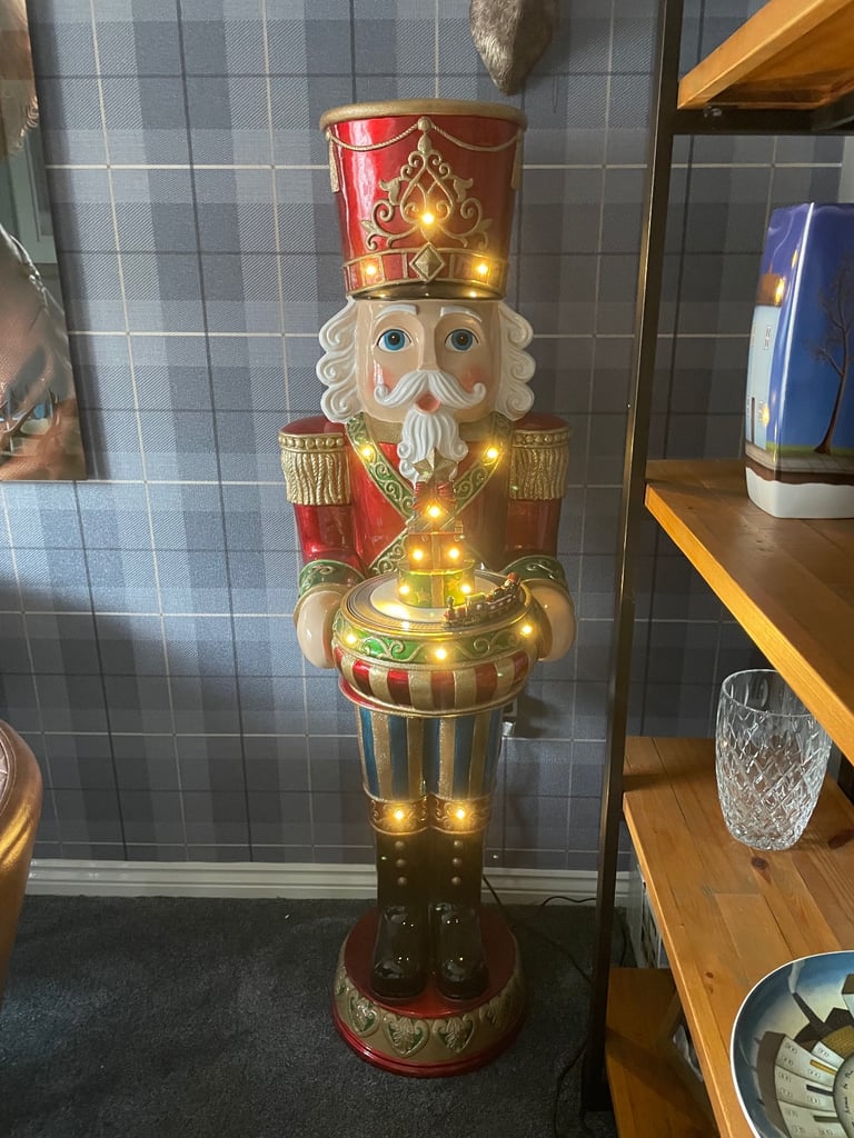 Large Christmas nutcracker 5ft tall lights up and plays music. Like new