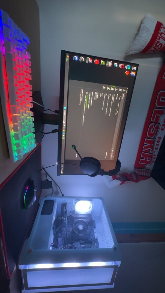 image for GAMING PC INCLUDING MONITOR, KEYBOARD&MOUSE AND HEADSET