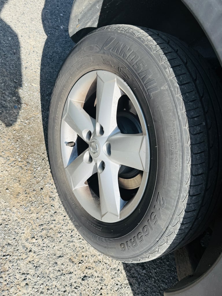 Nissan, QASHQAI, Hatchback, 2009, Manual, 1598 (cc),5 doors - Image 3