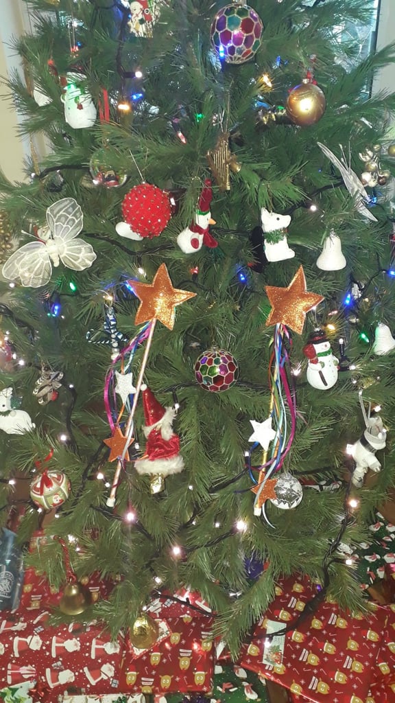 6' artificial Christmas tree