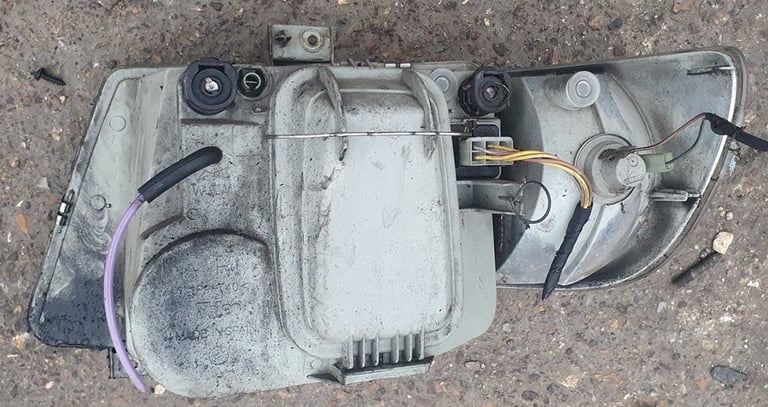 Mercedes Vito 112 CDI Right Side Headlight And Indicator Light 2003