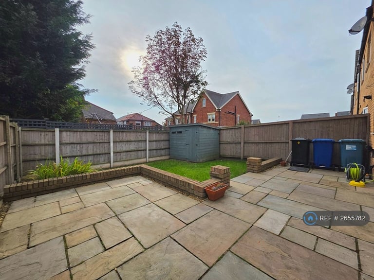 3 bedroom house in Commissioner Square, Paddington, Warrington, WA1 (3 bed) (#2655782)