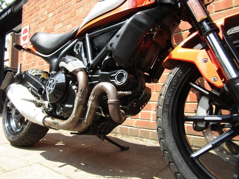 DUCATI SCRAMBLER 800 IN FANSASTIC CONDITION,VERY LOW MILES, AS ORIGINAL! 2019