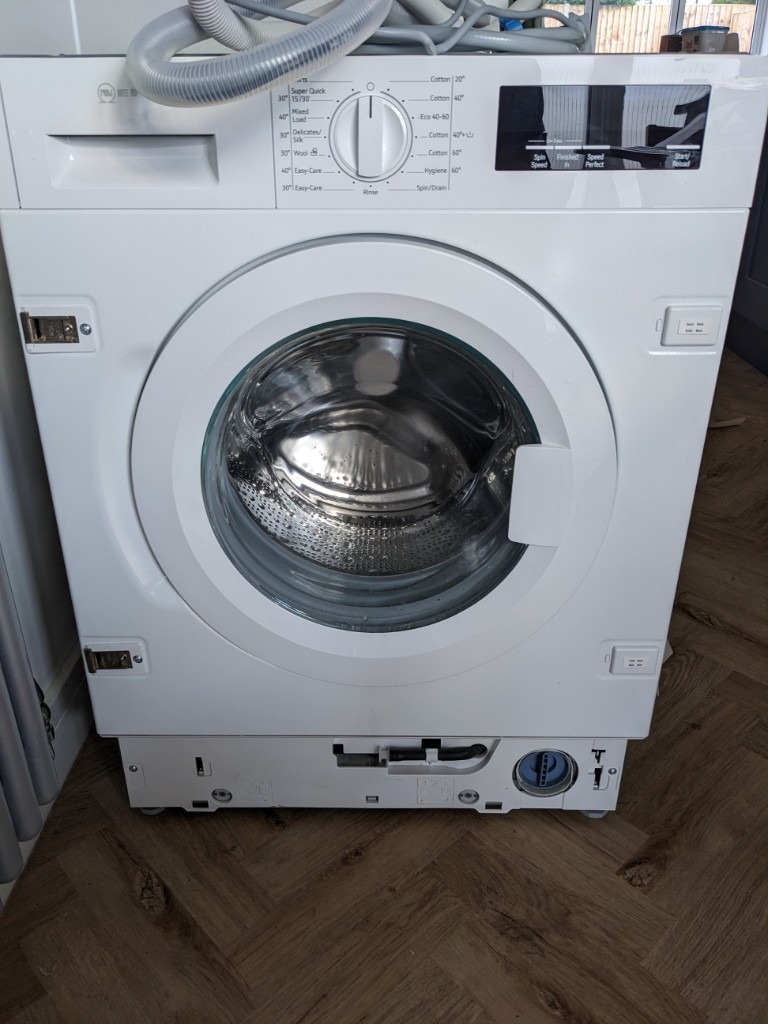 W543BX1GB Integrated Washing Machine, White - £400 (RRP £750)