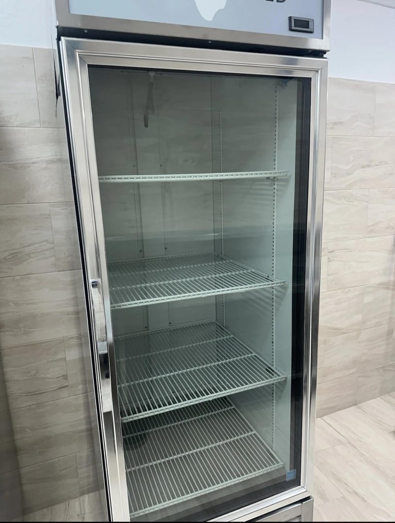 upright commercial fridge 