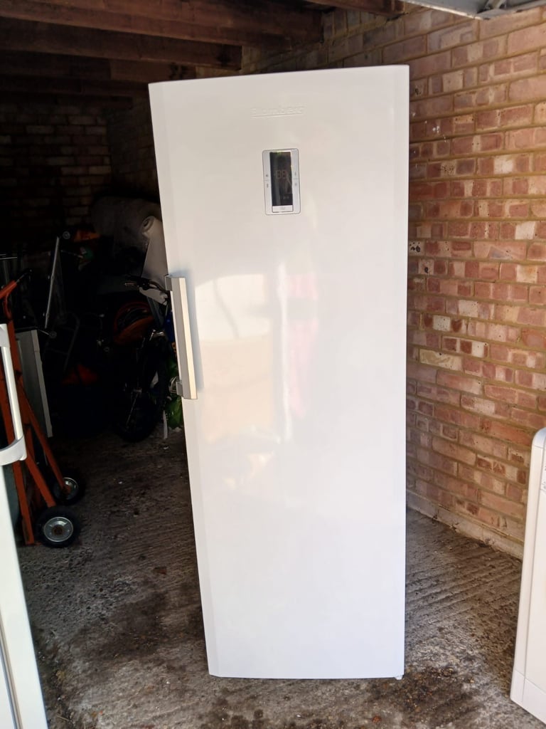 image for Nearly New Blomberg Tall White Frost Free Freezer RRP £600
