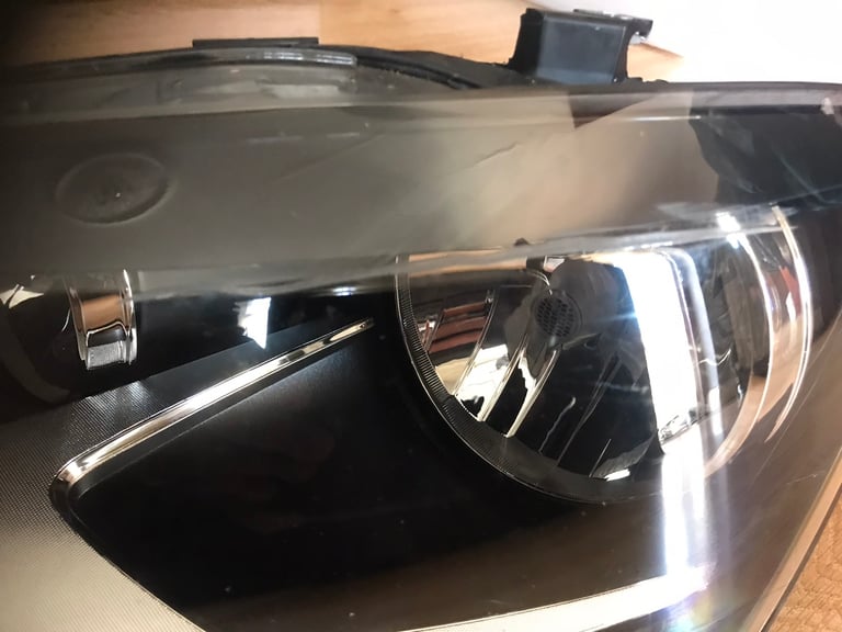 Vw polo 2014 passenger side headlight