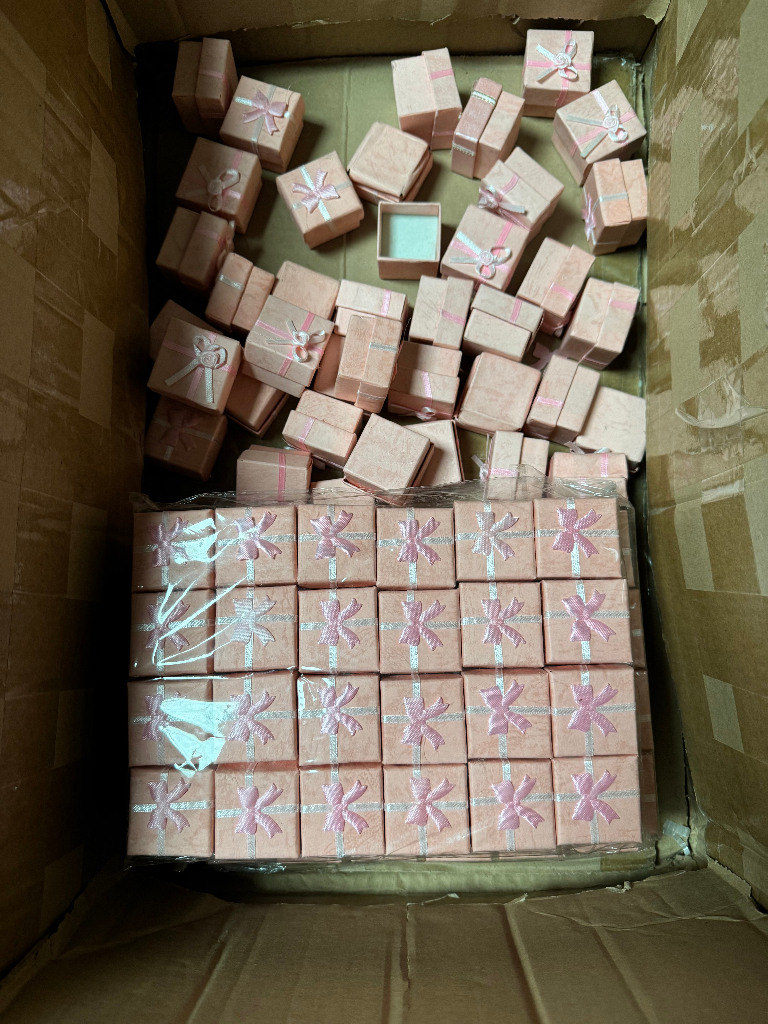 588 pcs Brand new all size  jewellery watch gift boxes xmas