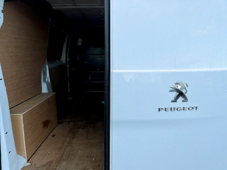 2021 Peugeot Expert BlueHDi 1400 Professional Panel Van Diesel Manual