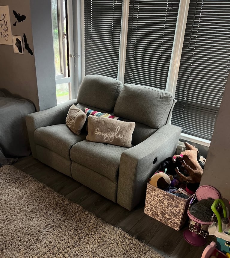 image for 2x recliners 