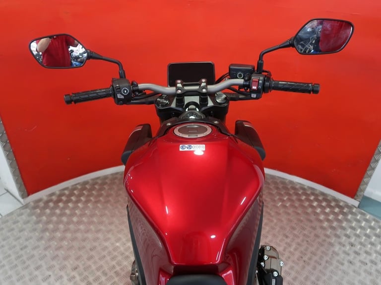 Brand new Honda CB650R E-Clutch