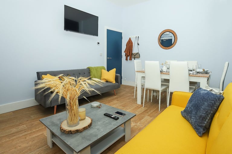 Huge 6 Bed HMO with 6 en-suites* **34% Return on Investment**