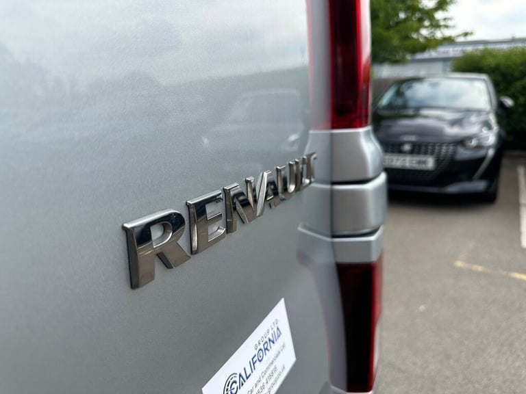 2023 Renault Trafic 2.0 dCi Blue 28 Sport+ Panel Van 5dr Diesel EDC SWB Euro 6 (s/s) (170 ps) PAN...