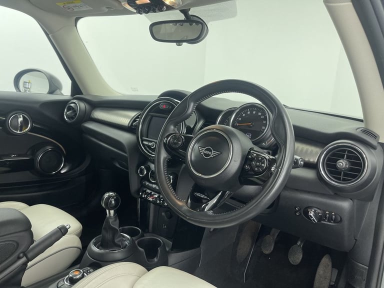 2019 MINI Hatch 1.5 Cooper Exclusive Hatchback 3dr Petrol Manual Euro 6 (s/s) (136 ps) Hatchback ...
