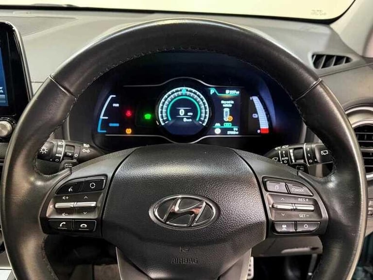 2020 Hyundai KONA 64kWh Premium SUV 5dr Electric Auto (7kW Charger) (204 ps) HATCHBACK Electric A...