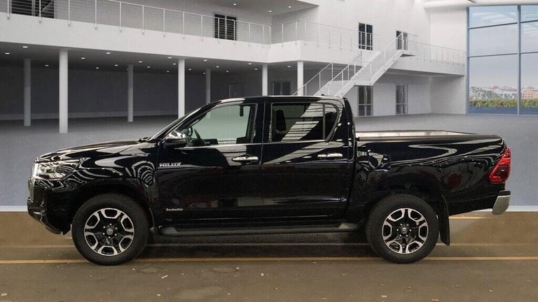 2022 Toyota Hilux Invincible D/Cab Pick Up 2.4 D-4D PICK UP DIESEL Manual