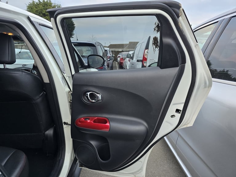 2013 Nissan Juke 1.6 Tekna 5dr CVT HATCHBACK Petrol Automatic