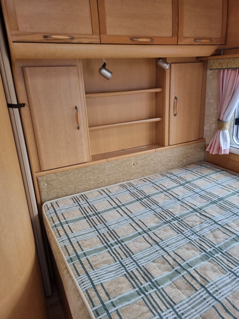 Abbey safari fixed bed excellent condition 