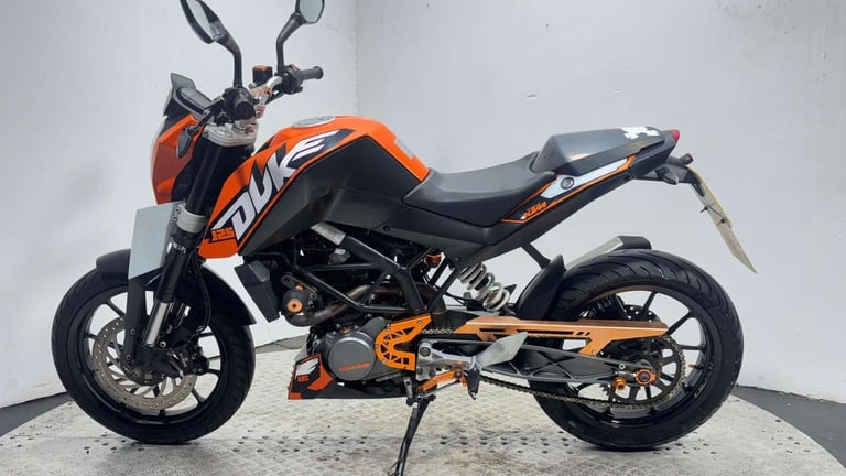 KTM Duke 2014 31K GREAT RUNNING SUPERMOTO BIKE 125CC 15BHP