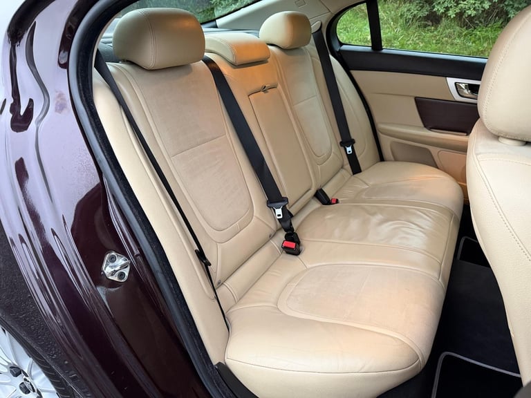 2012 Jaguar XF 2.2d SE Saloon 4dr Diesel Auto Euro 5 190 BHP ** LOW MILES **
