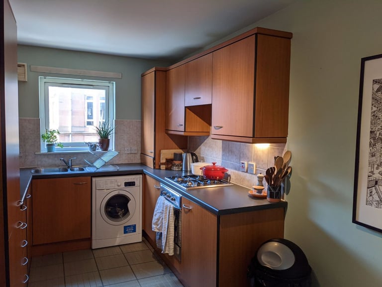 2 bed flat on Apsley Street, Partick