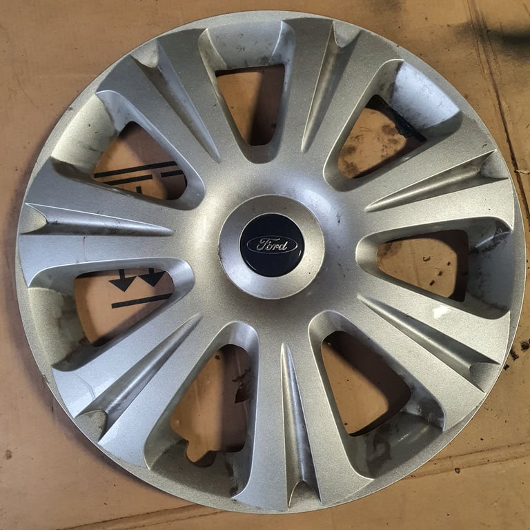 Ford centre cups 15"