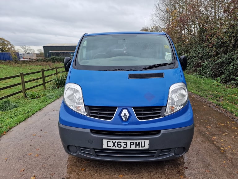 2013 Renault Trafic Blue MWB  Drives Perfect  12mth MOT  160k miles