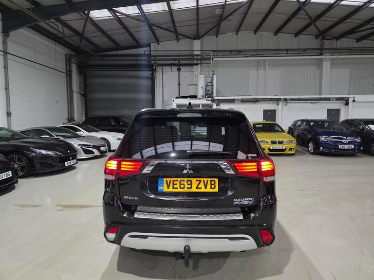 2019 Mitsubishi Outlander 2.4h TwinMotor 13.8kWh 4h CVT 4WD Euro 6 (s/s) 5dr ESTATE Petrol/Electr...