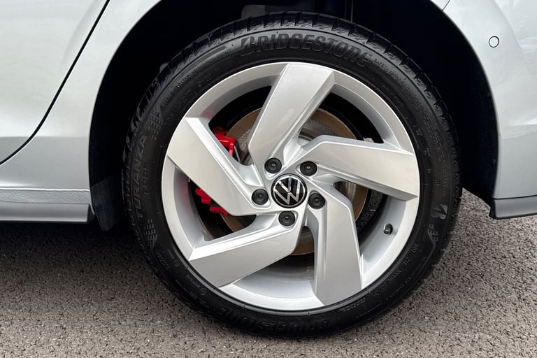 2025 Volkswagen Golf 1.5 TSI 272 GTE eHybrid 5dr DSG **HEADS UP DISPLAY + PAN ROOF** Hatchback PE...