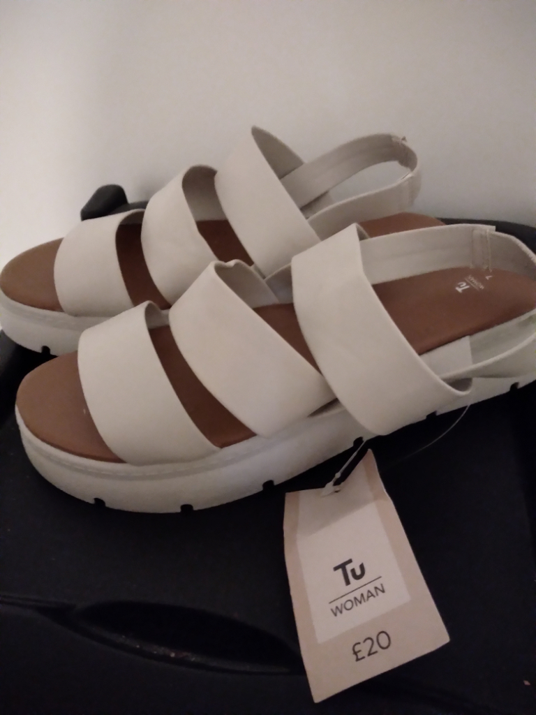 Womens size 7 brand new