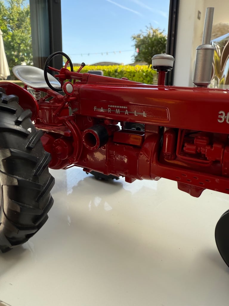 1/16 Speccast International harvest farmall 300 vintage gas tractor boxed rare