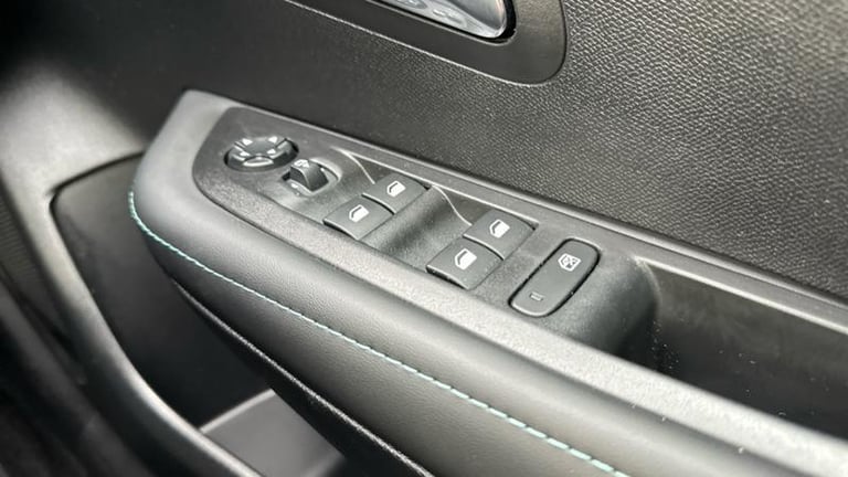 2022 Peugeot 208 1.2 PureTech Allure Premium Hatchback 5dr Petrol Manual Euro 6 (s/s) (100 p Hatc...