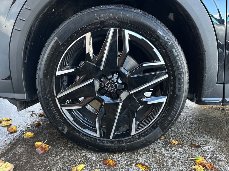 2025 Peugeot 5008 1.2 Hybrid 136 GT 5dr e-DSC6 HATCHBACK PETROL Automatic