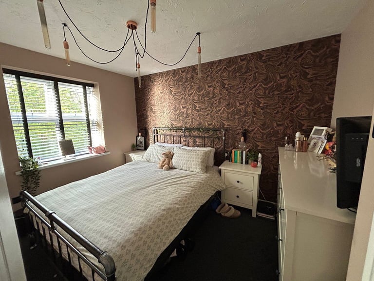 2 bedroom modern apartment 