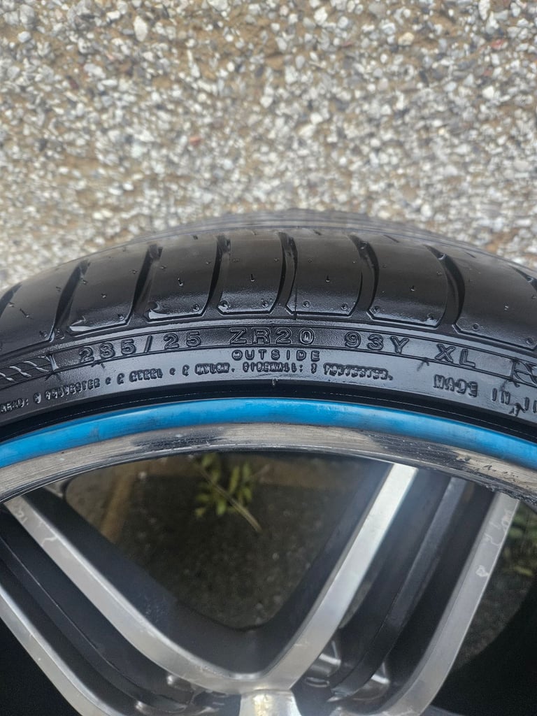 20inch mercedes wheels with new tyres