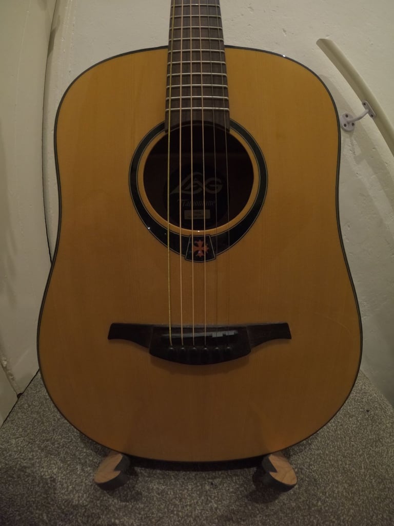 LAG Tramontine Deadnaught Acoustic Guitar + Gator Hard Case