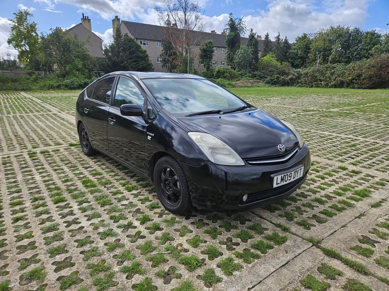 TOYOTA HYBIRD LONG MOT MECHANIALLY 100% FIT EXCELLENT FAMILY CAR 1850